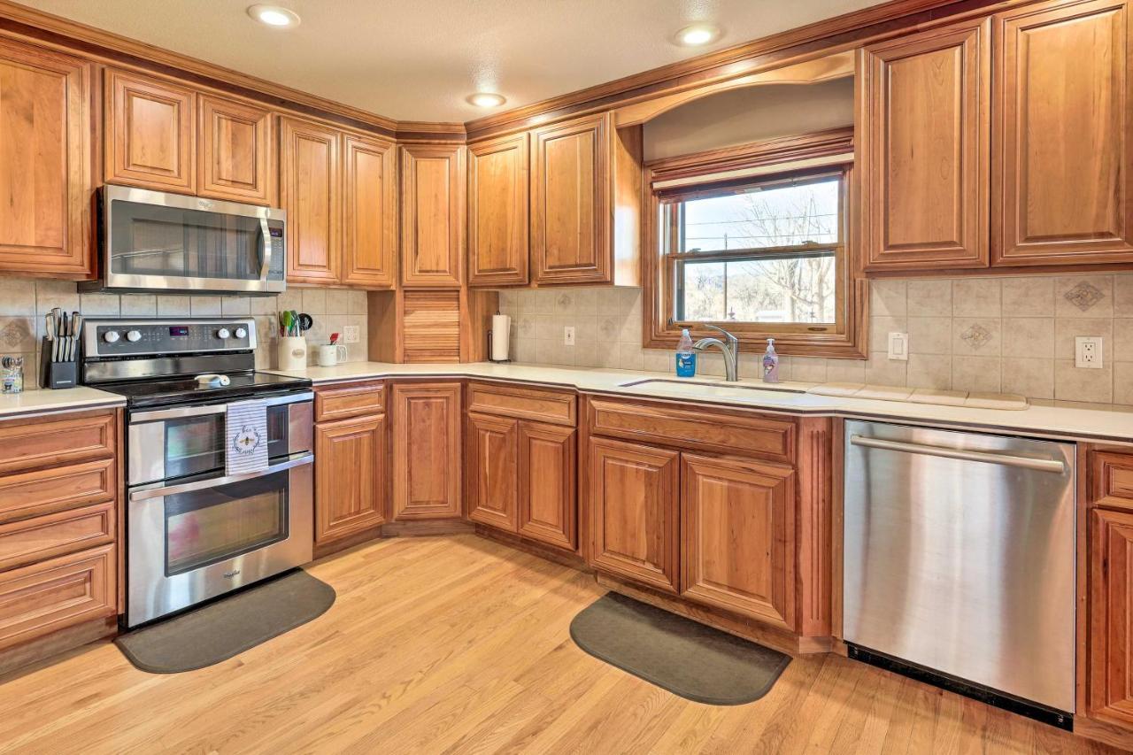 Welcoming Canon City Abode - Walk To River! Exterior photo